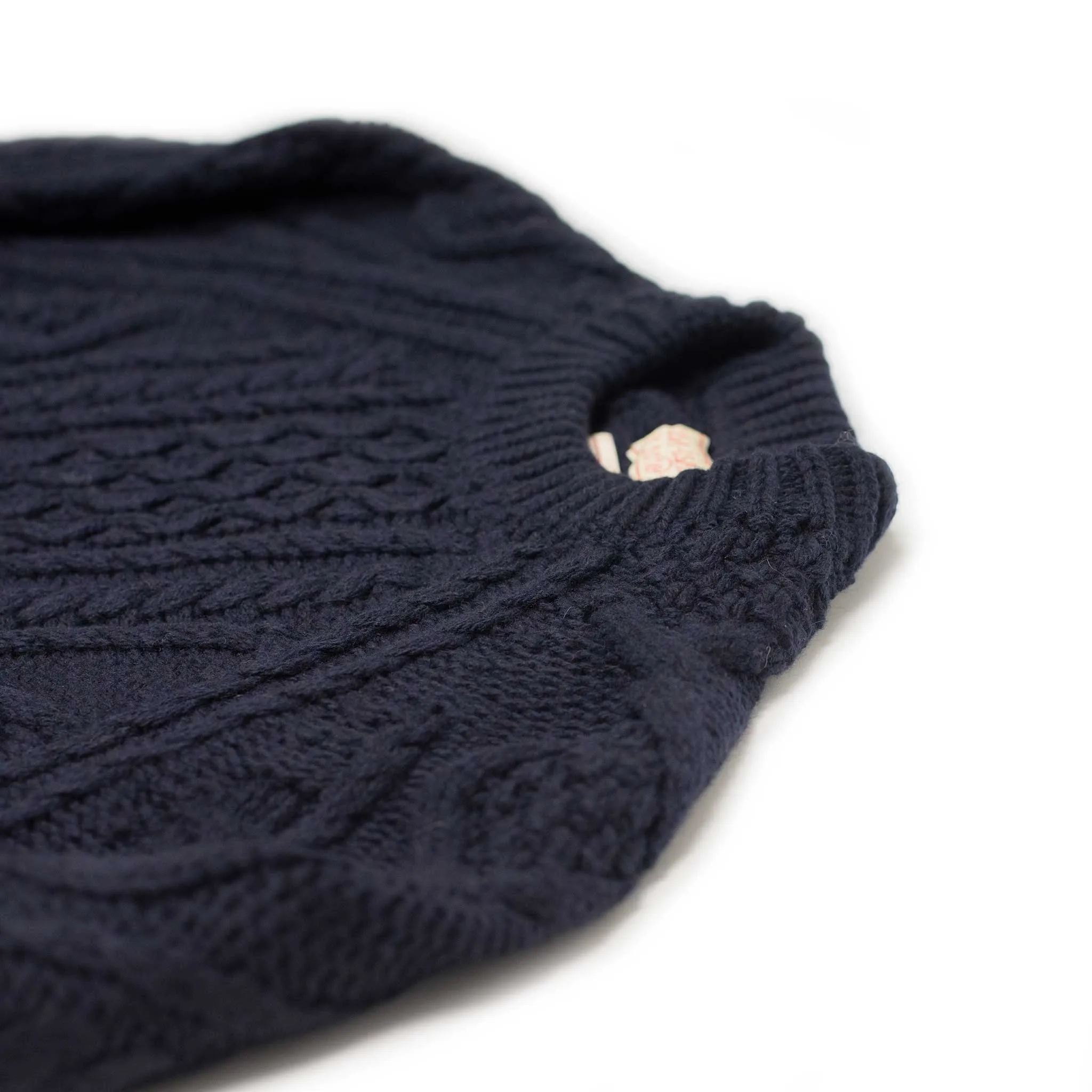 Cabled raglan sleeve crewneck in navy wool and cashmere