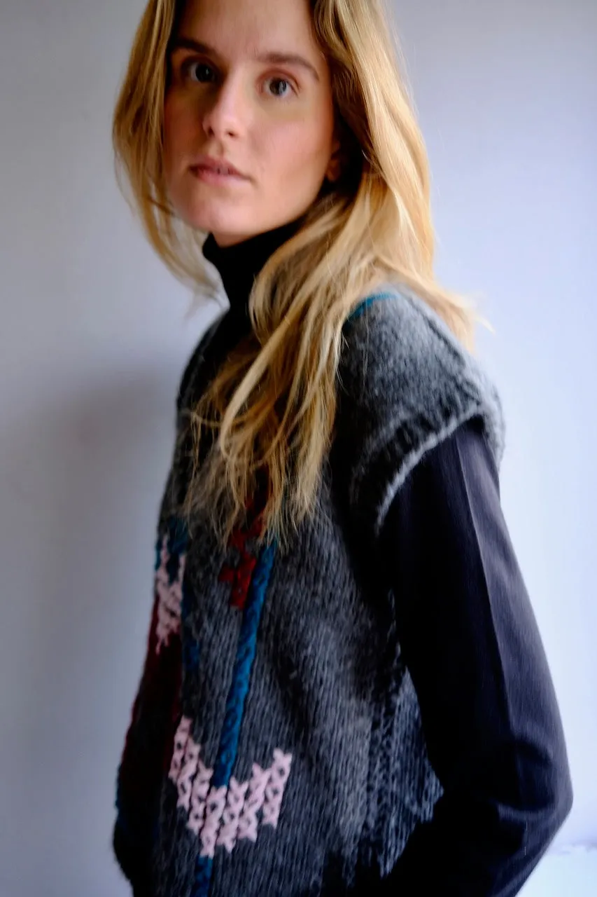 Knitwear No. 110. Ludovica V-Neck Vest