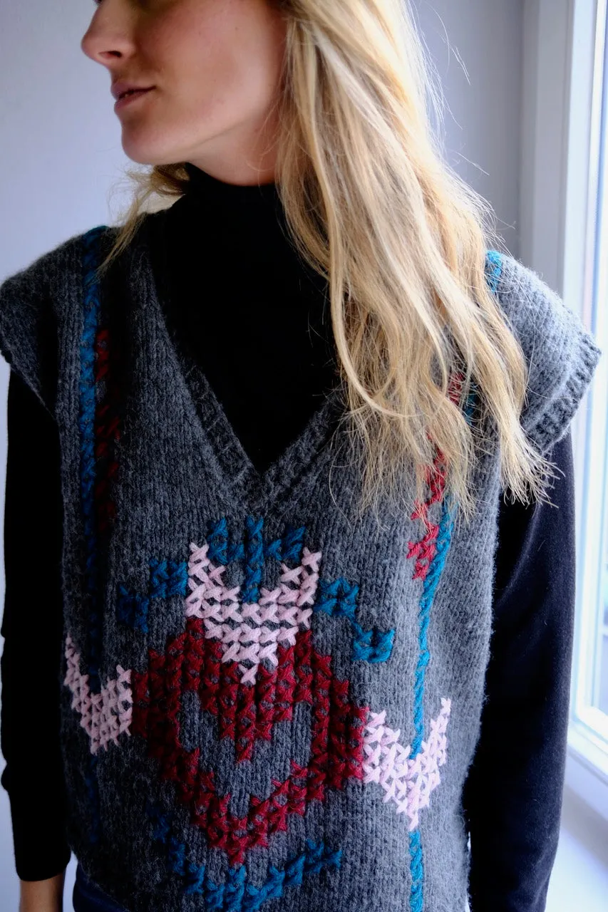 Knitwear No. 110. Ludovica V-Neck Vest