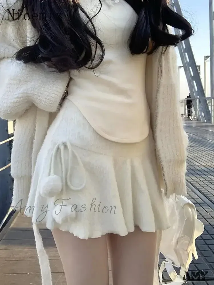 Sweet Spicy Girl White Knitted Ruffle Edge Short Autumn Winter New Fashion Sexy High Waist Slim Mini Skirt