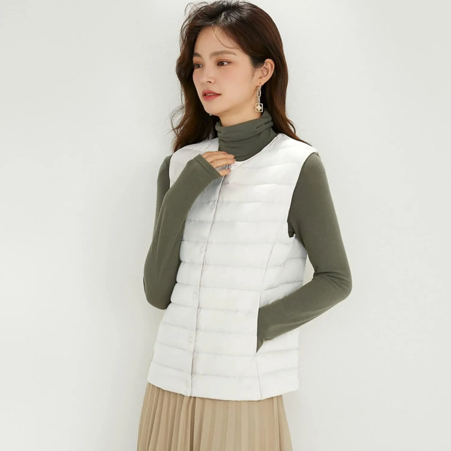 Womens Winter Puffer Vest Lightweight Collarless Outdoor Puffer down Short Packable Vest Alternative Vest Jacket